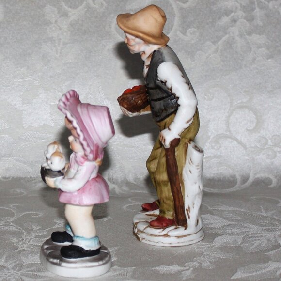 Vintage Bisque Figurine Grandma Playing Flute - Picture 10 of 12